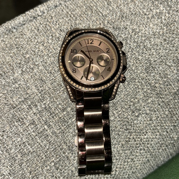 𝐌𝐊 𝐖𝐨𝐦𝐞𝐧’𝐬 𝐰𝐚𝐭𝐜𝐡 - Picture 3 of 5